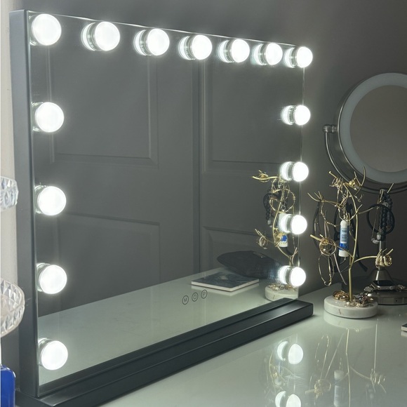 FENCHILIN Vanity Mirror with Lights. Lighted Mirror with Dimmer Bulbs. Like new